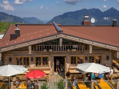 Hotel Immobilien - Kaufen - TOP Bergrestaurant mit Apartments direkt an der Skipiste im Salzburger Land zu verkaufen! - Kaufangebot  TOP-modernes Bergrestaurant mit Apartments - direkt an der Piste